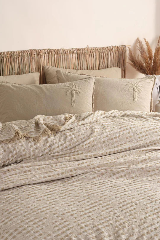 Posteljina i alergije: kako odabrati tkanine koje dišu