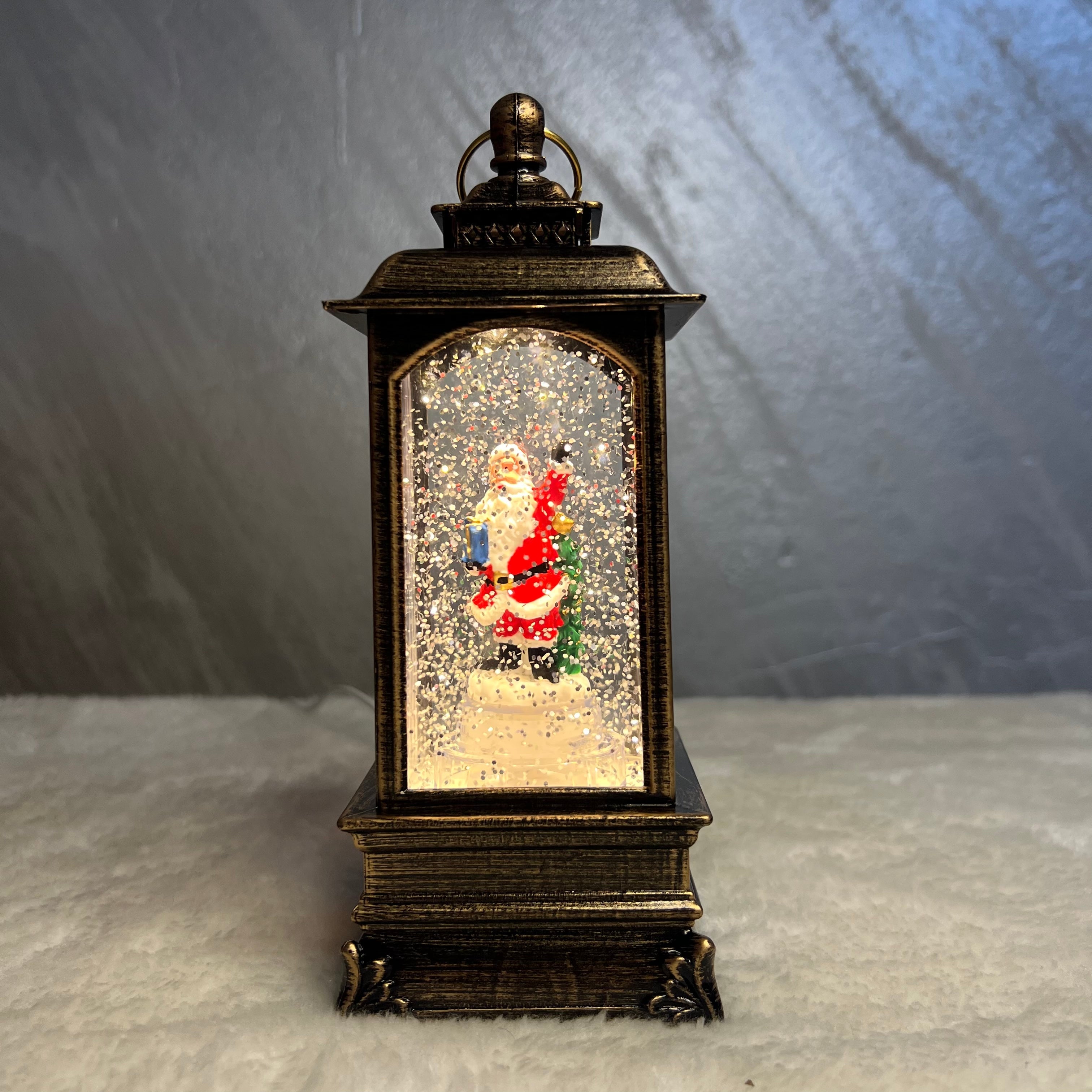 Novogodišnji fenjer Deda Mraz, 20 cm - Novogodišnja dekoracija sa muzikom i LED osvetljenjem