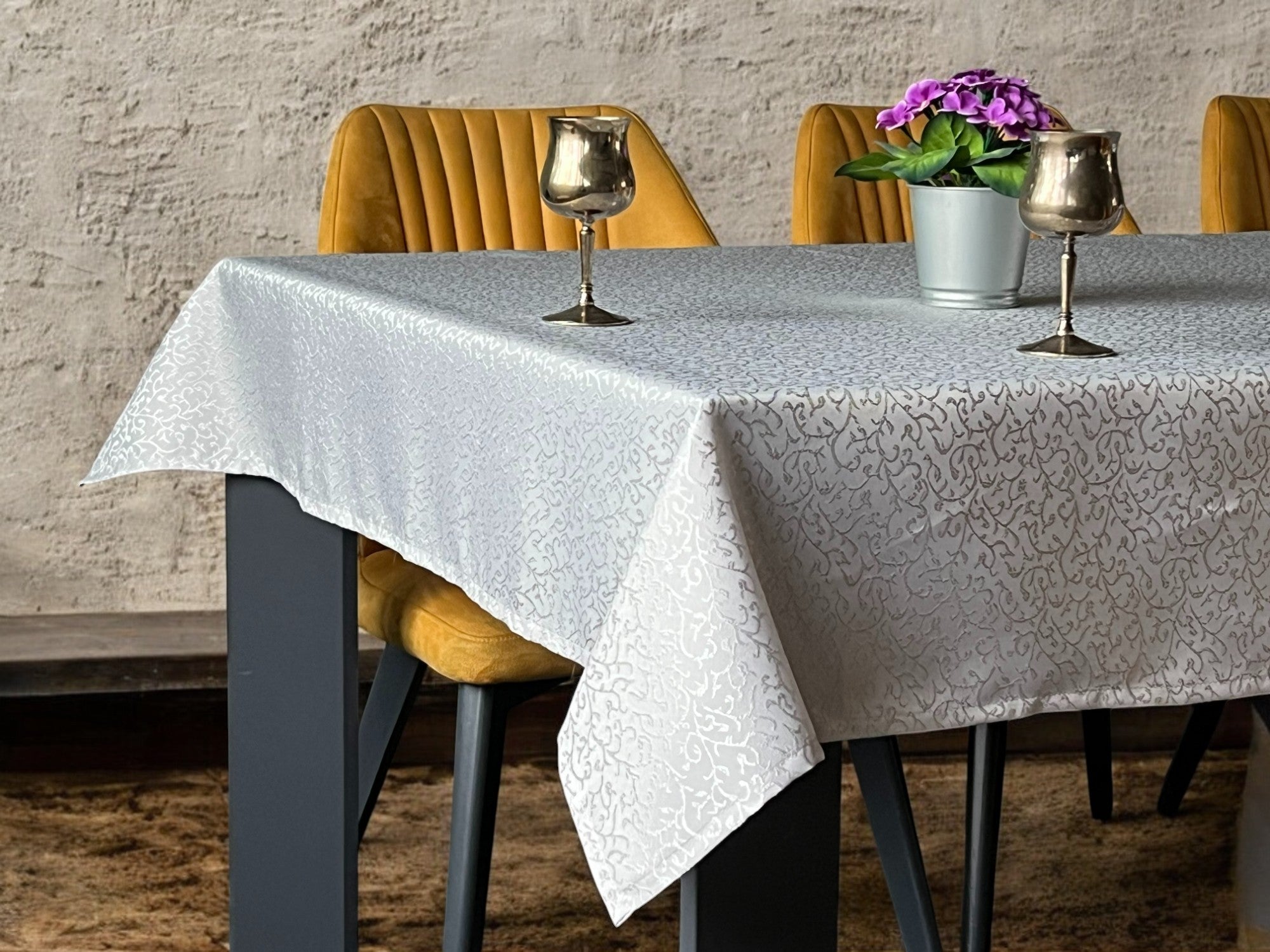 Stolnjak Viktorija 140x220cm Tamno siva boja